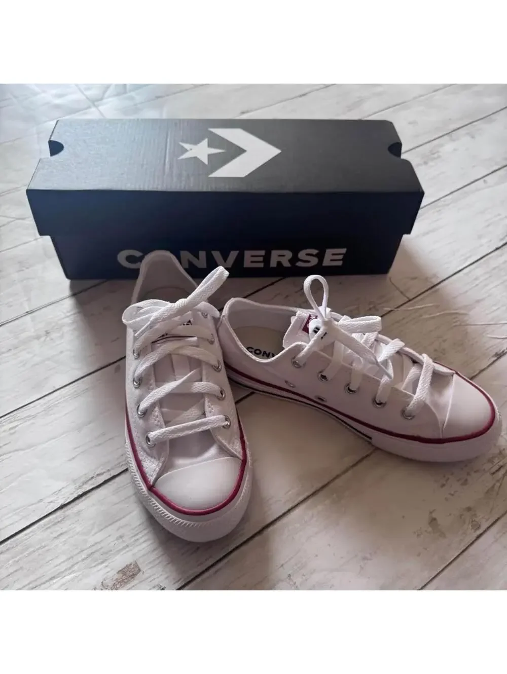 Converse tops low